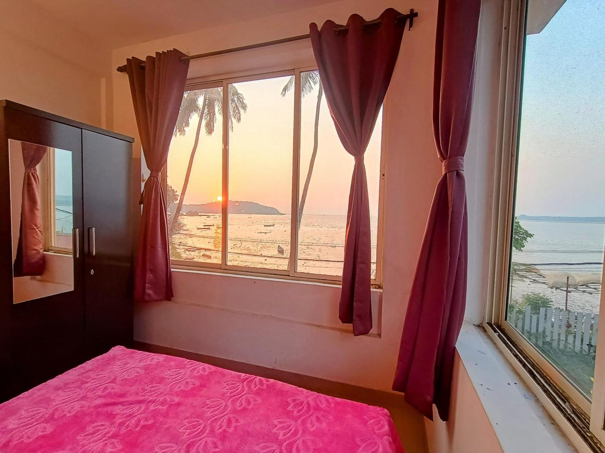 Gs Home On The Bay - Super Sea View Glass Studio Apartment Vagator Exteriér fotografie
