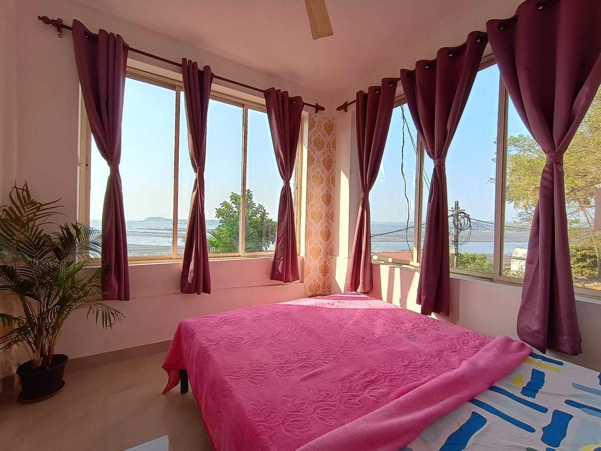 Gs Home On The Bay - Super Sea View Glass Studio Apartment Vagator Exteriér fotografie