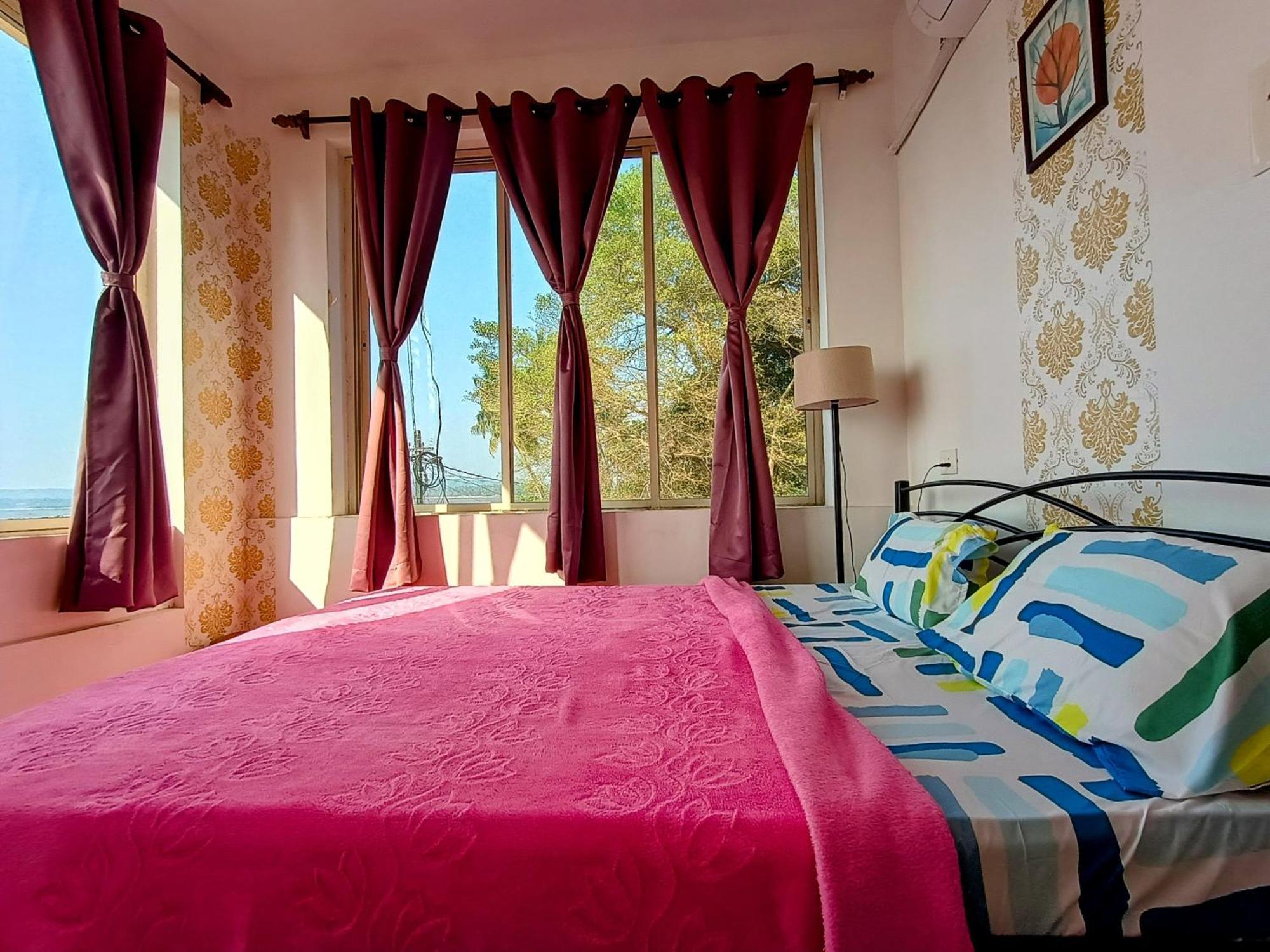 Gs Home On The Bay - Super Sea View Glass Studio Apartment Vagator Exteriér fotografie