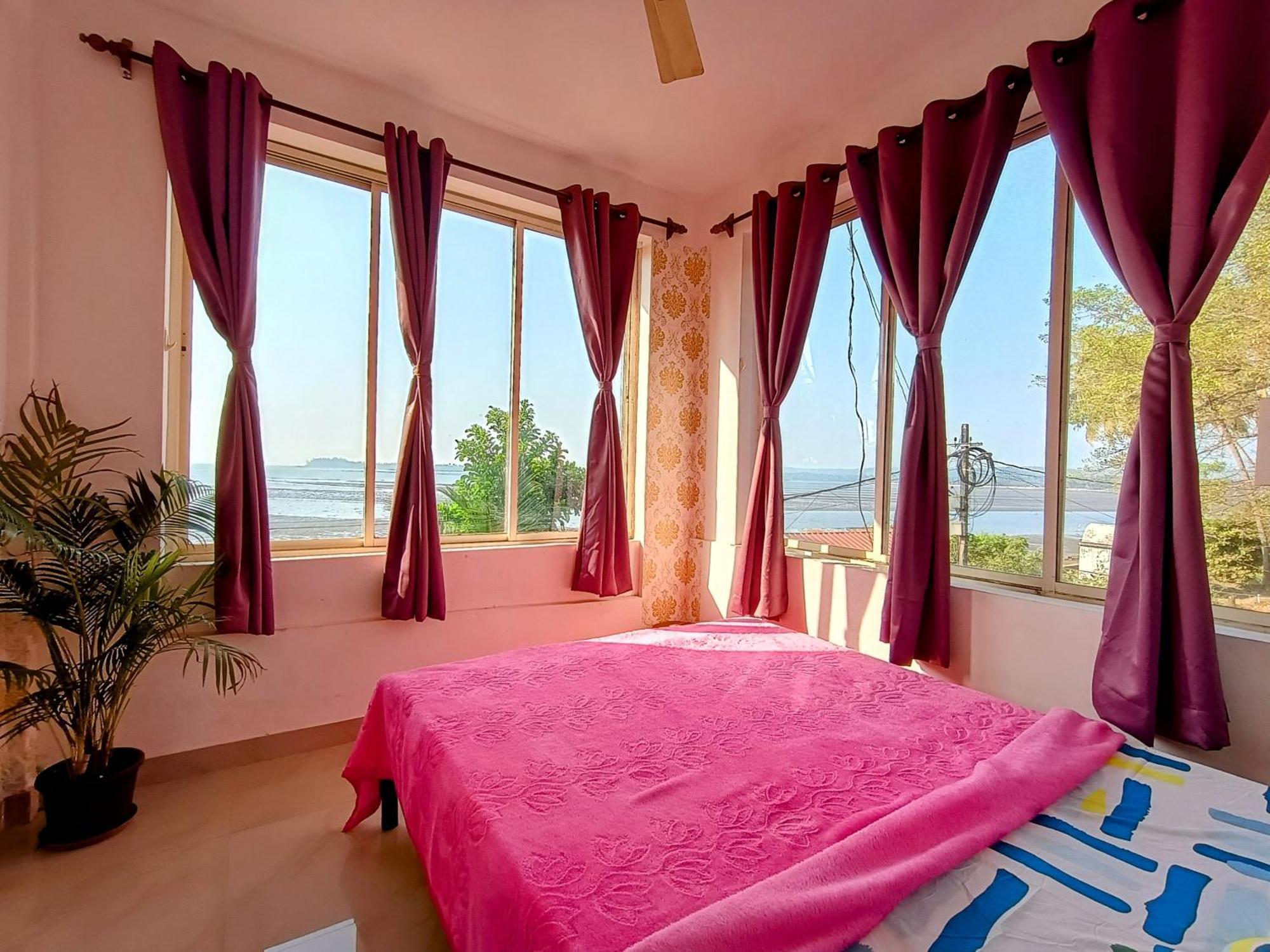 Gs Home On The Bay - Super Sea View Glass Studio Apartment Vagator Exteriér fotografie